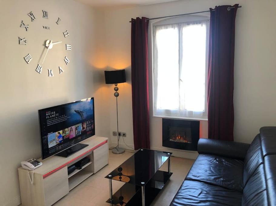 Appartement 3 Pieces En Face La Gare De Creil Esterno foto